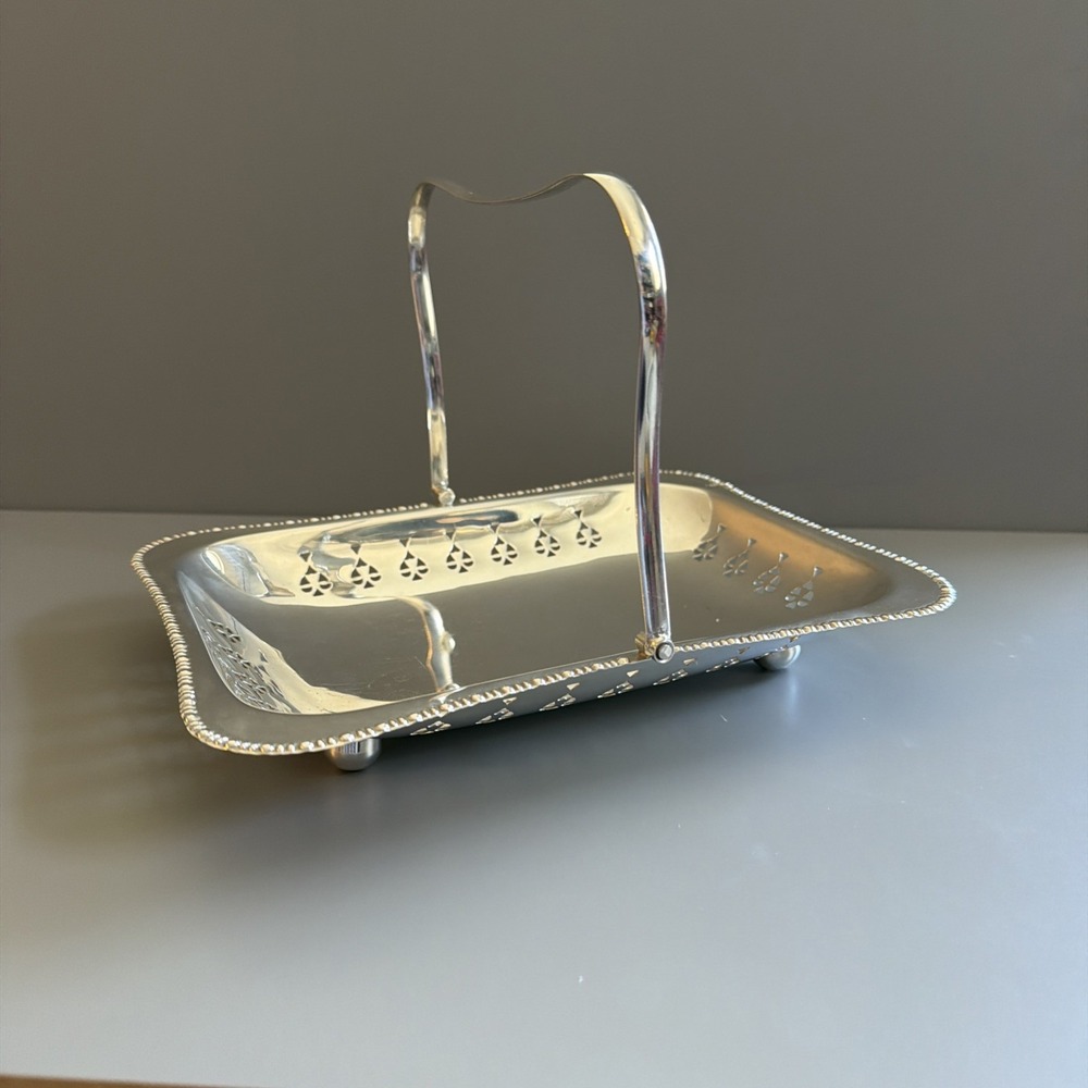 Vtg Cheltenham and Co LTD Pierced Silver plated Bride Serving/Cake Basket Handle